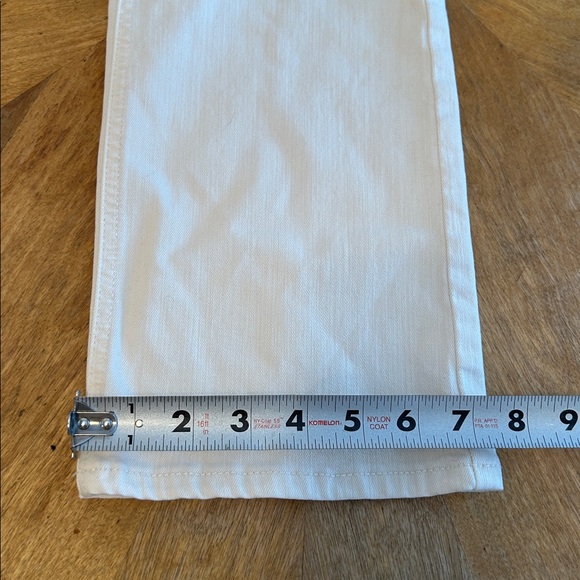 J. Jill Cream Denim Demi-boot cut Boot-Cut Ankle jeans. Size 10. Mid rise. EUC. - Picture 9 of 11